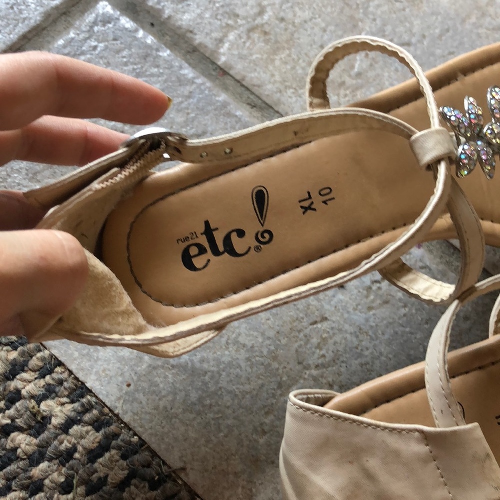 Sandals - Picture 3 of 3